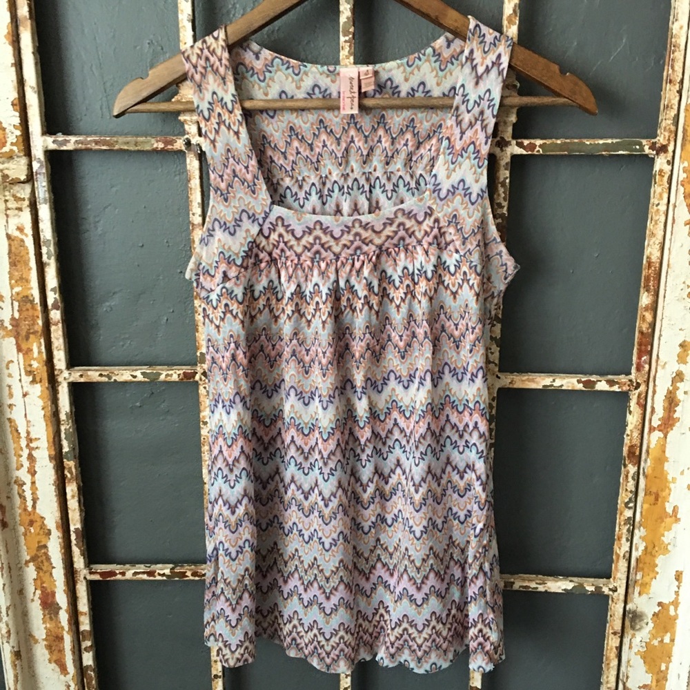 Sweet Pea Chevron Racer Back Tunic Size Small - Picture 2 of 7